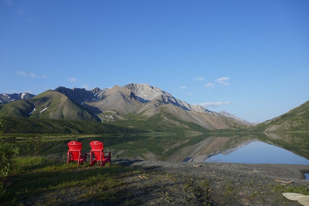 Nı́onep'ene Lake, Nááts'įhch'oh National Park Reserve.