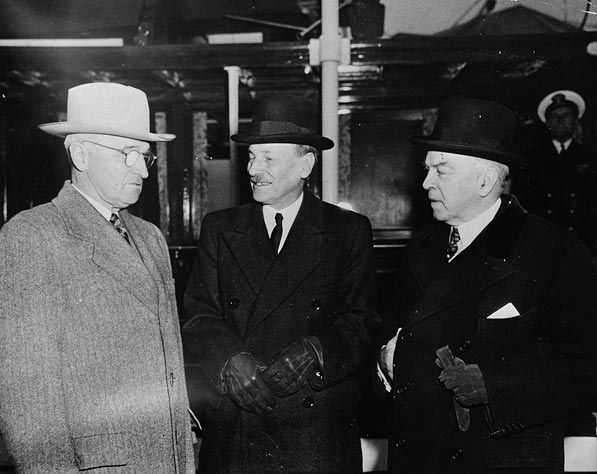 President Harry Truman, Clement Attlee and Mackenzie King, November 1945.
