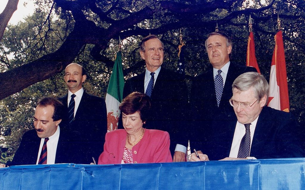 President George H.W. Bush, Brian Mulroney and President Carlos Salinas at the NAFTA initialling, San Antonio, October 7, 1992.