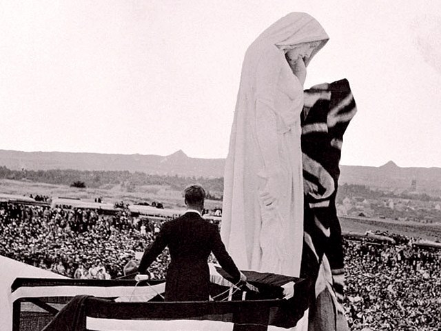 King Edward VIII unveils the figure of Canada on the Vimy Ridge Memorial, 26 July 1936.
