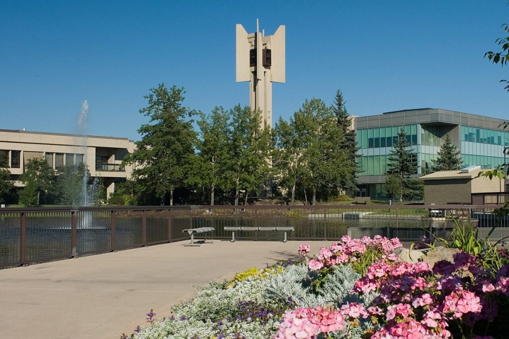 Mount Royal College in Calgary, photographed by Chuck Szmurlo in August 2007; the institution is now Mount Royal University.