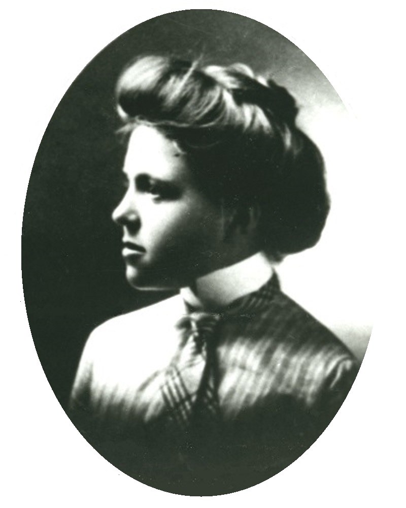 Irma LeVasseur around 1900 (Bibliothèque et Archives nationales du Québec).