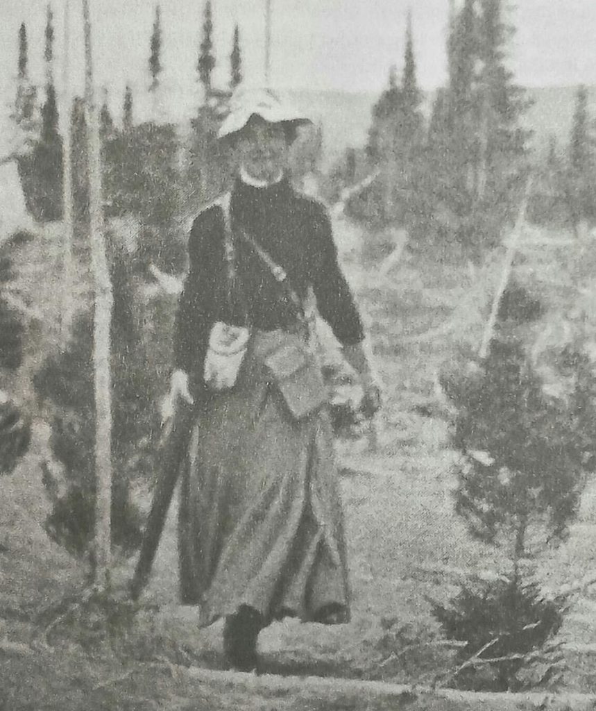 Mina Hubbard in northern Labrador in 1905.