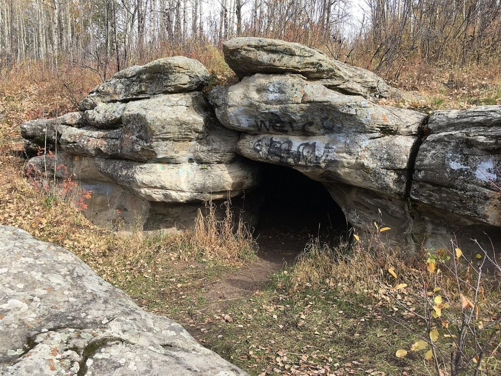 The front of the Tse’K’wa (Charlie Lake) cave, British Columbia, photographed in 2017.