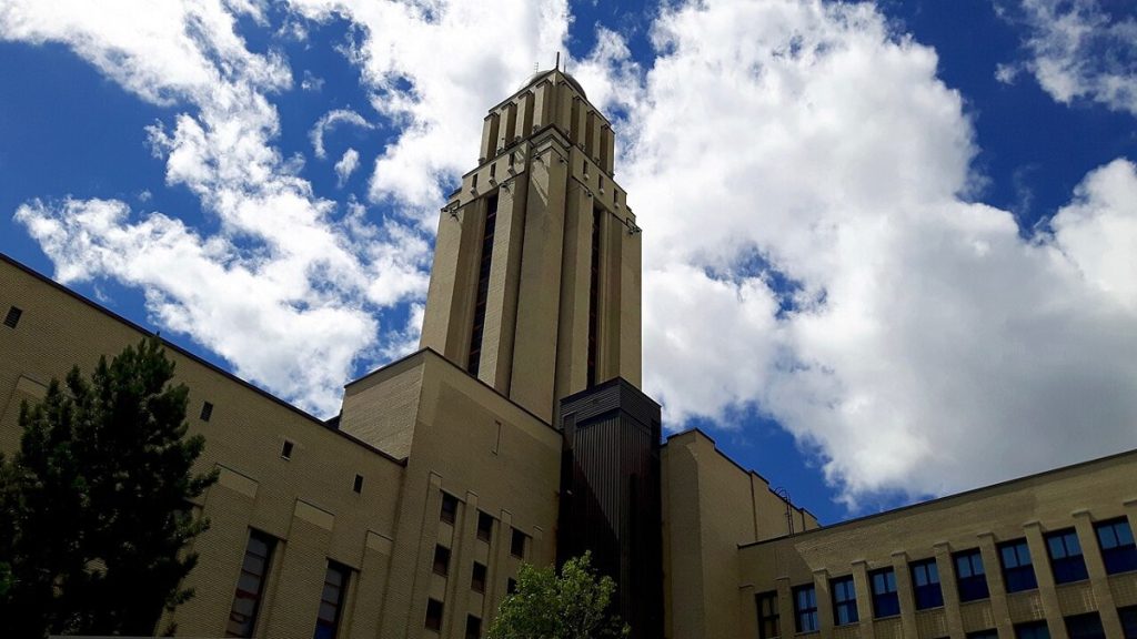 The Roger Gaudry Building and its tower at the Université de Montréal, photographed in 2017.