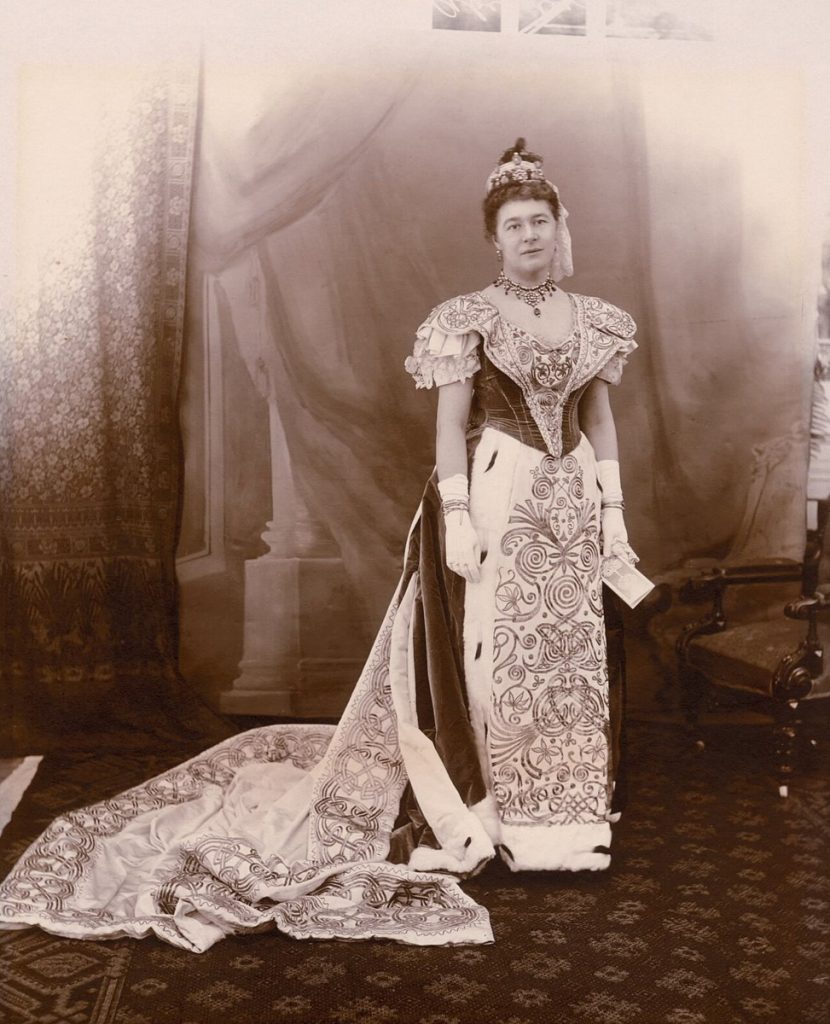 Portrait of Lady Aberdeen (Toronto Public Library).