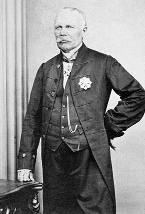 Sir Étienne-Paschal Taché (J.-I. Benoît, Library and Archives Canada).