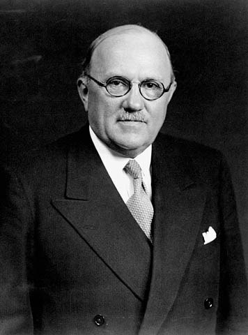 Ernest Lapointe, portrait (J. Russell & Sons).